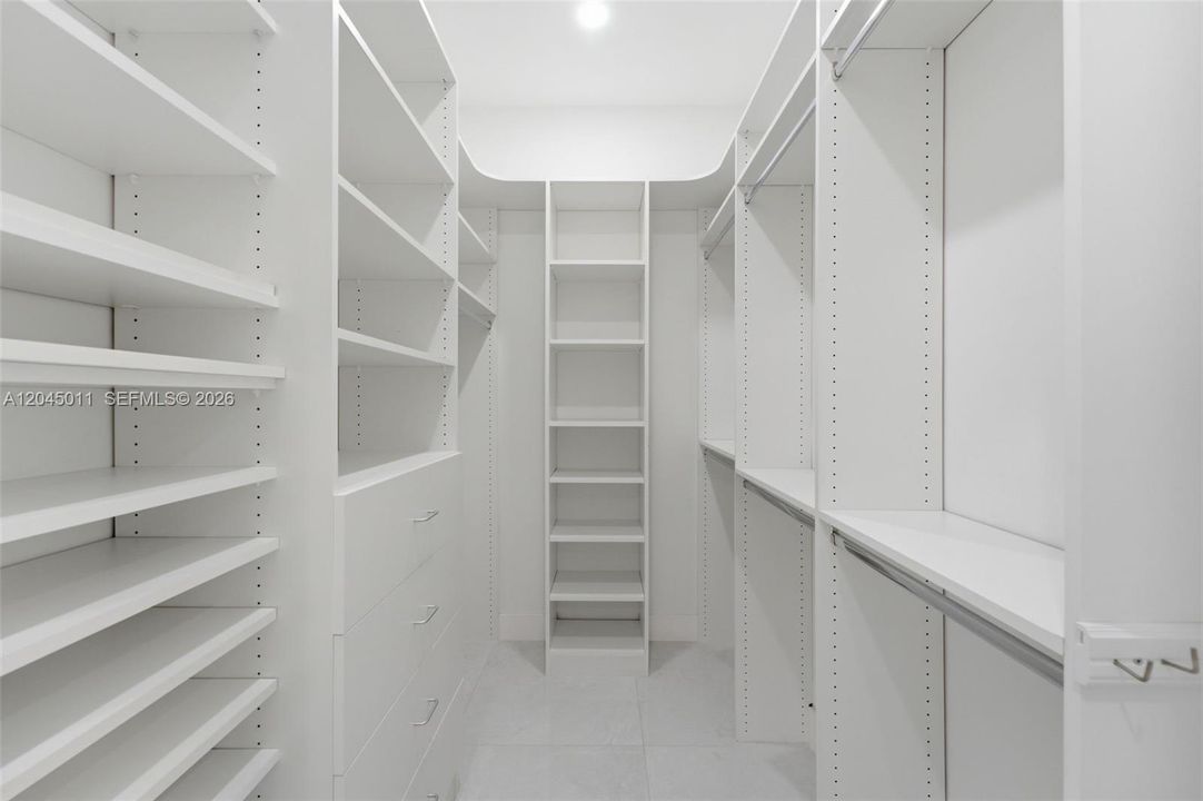 En Venta: $1,970,000 (5 camas, 4 baños, 3276 Pies cuadrados)