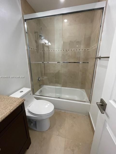 На продажу: $325,000 (2 спален, 2 ванн, 835 Квадратных фут)