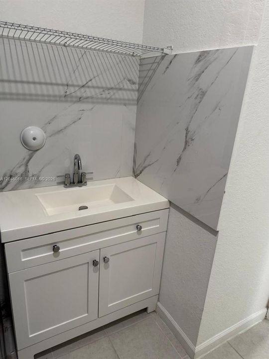В аренду: $4,550 (5 спален, 3 ванн, 2640 Квадратных фут)