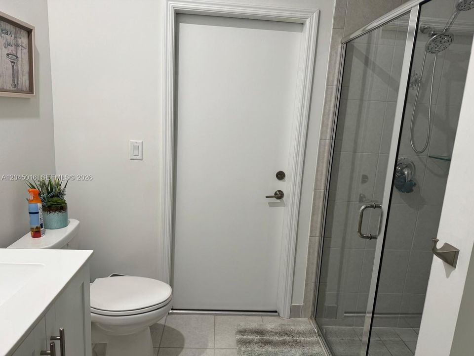 В аренду: $4,550 (5 спален, 3 ванн, 2640 Квадратных фут)