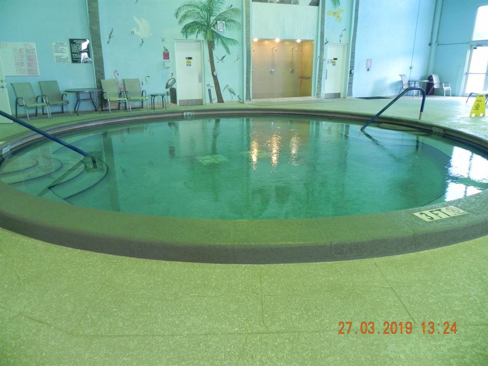 103.1 INDOOR JACUZZI
