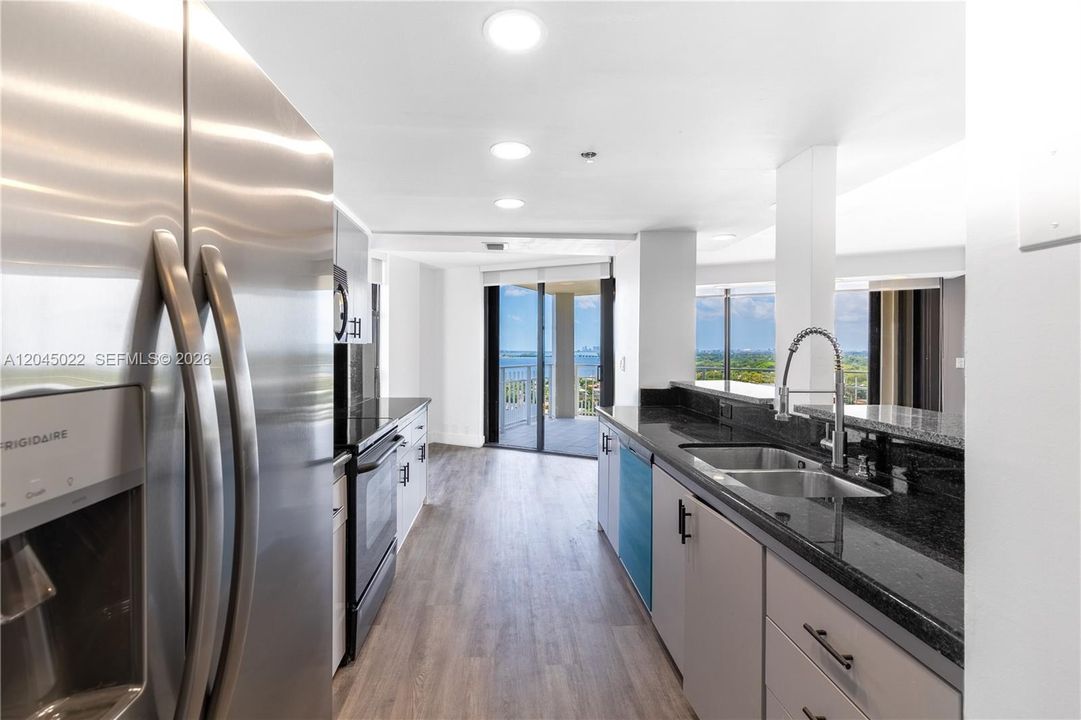 For Sale: $480,000 (2 beds, 2 baths, 1544 Square Feet)
