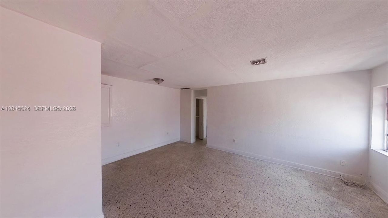 For Rent: $1,750 (1 beds, 1 baths, 12222 Square Feet)
