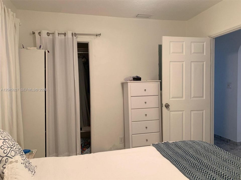 В аренду: $2,400 (2 спален, 1 ванн, 840 Квадратных фут)