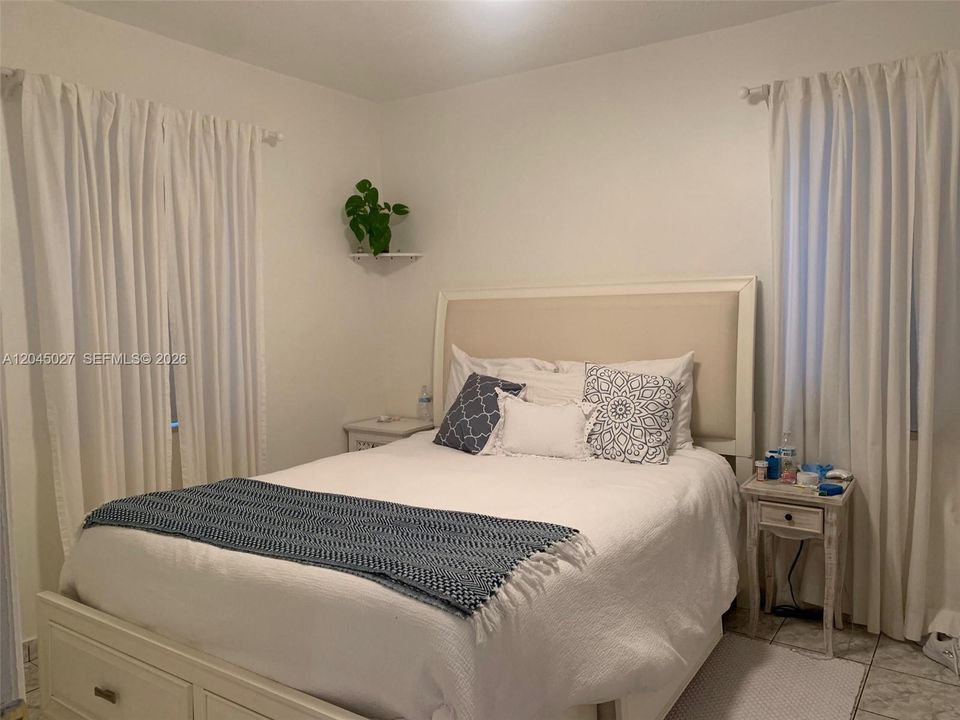 В аренду: $2,400 (2 спален, 1 ванн, 840 Квадратных фут)