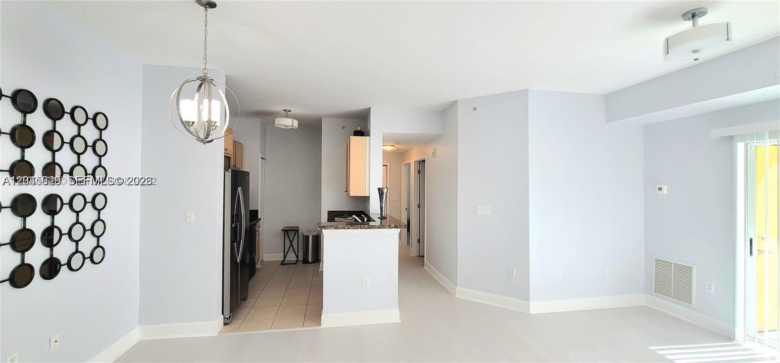 В аренду: $3,600 (3 спален, 2 ванн, 1130 Квадратных фут)