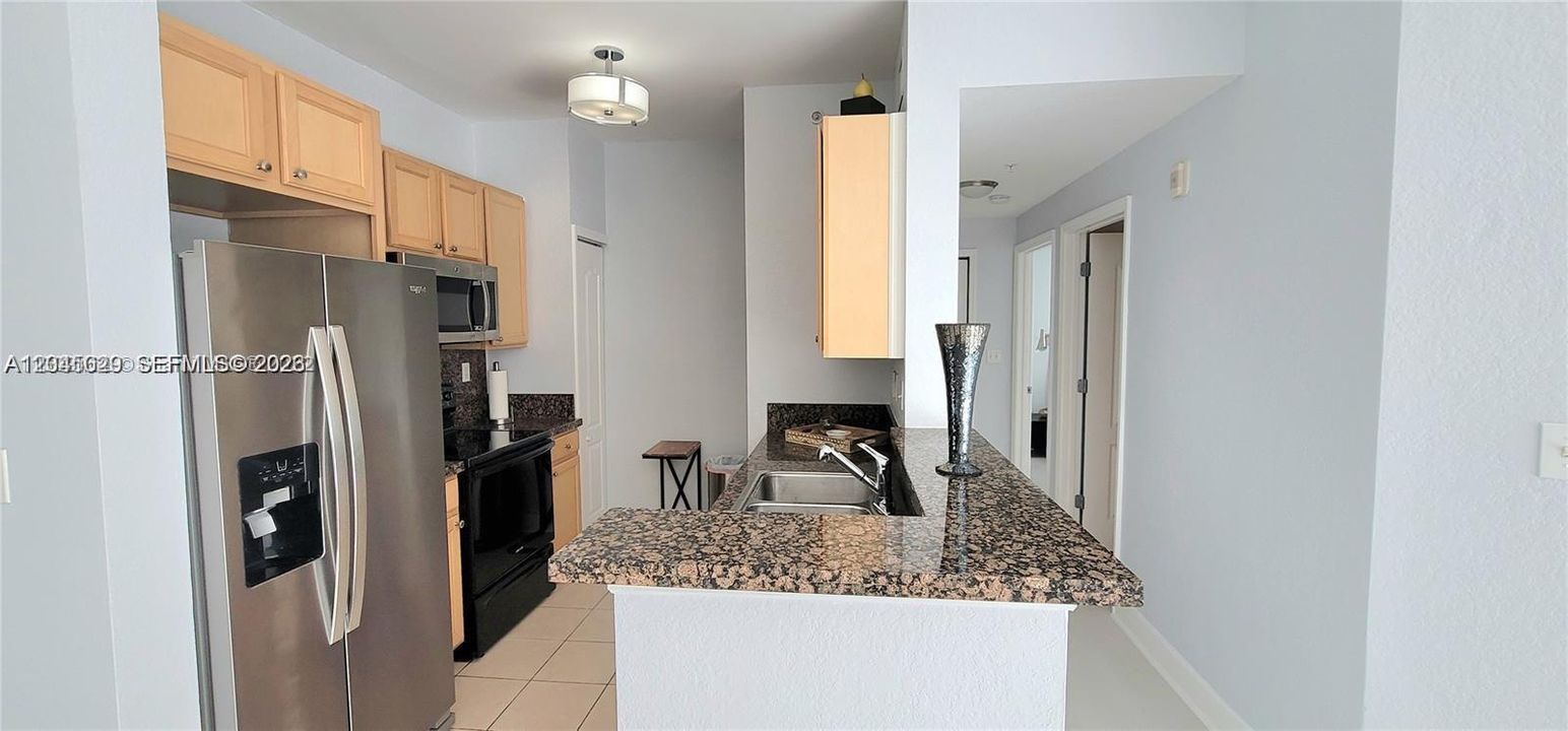 В аренду: $3,600 (3 спален, 2 ванн, 1130 Квадратных фут)