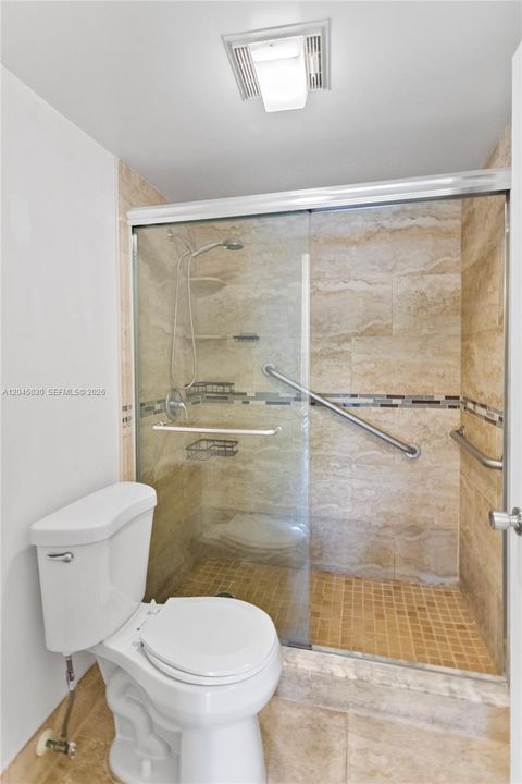 На продажу: $225,000 (2 спален, 1 ванн, 1020 Квадратных фут)