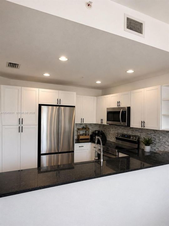 For Sale: $439,800 (3 beds, 2 baths, 1256 Square Feet)