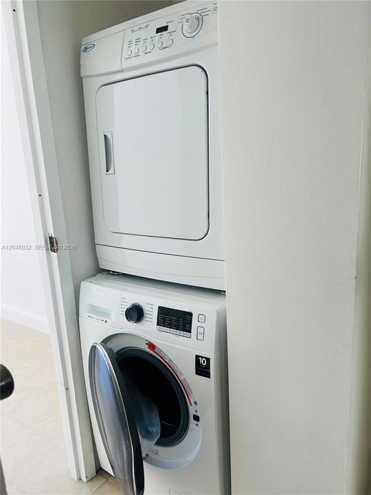 En Renta: $3,700 (2 camas, 2 baños, 1100 Pies cuadrados)