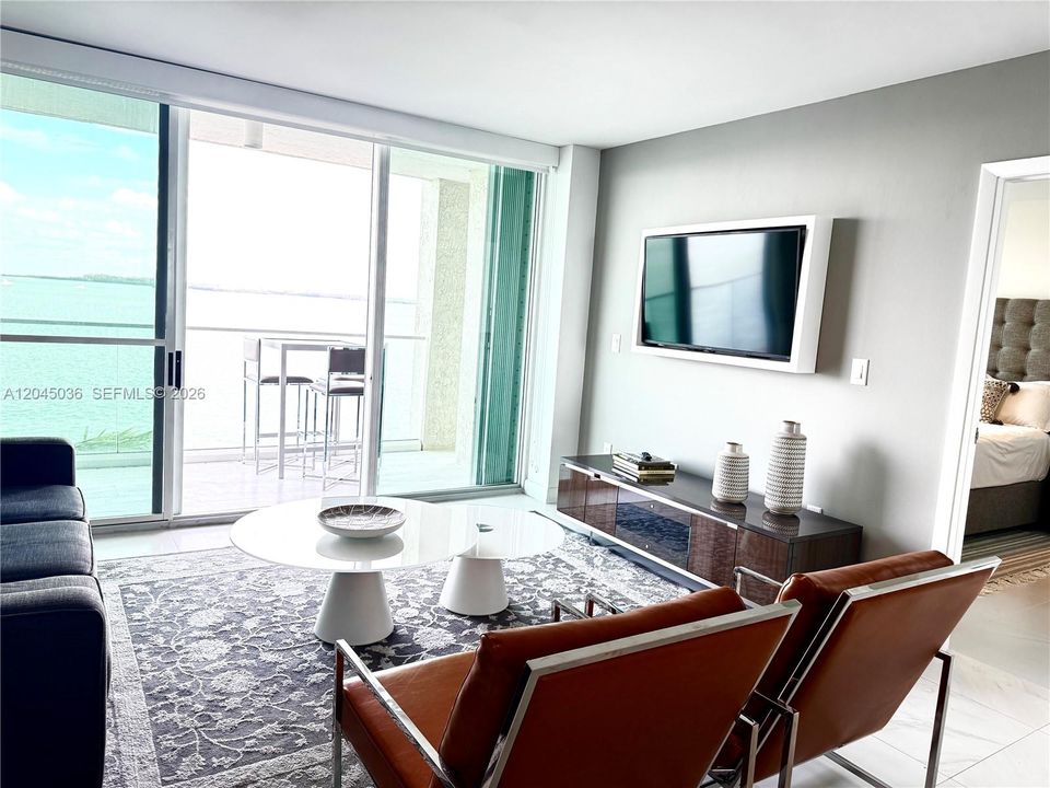 For Rent: $4,500 (2 beds, 2 baths, 960 Square Feet)
