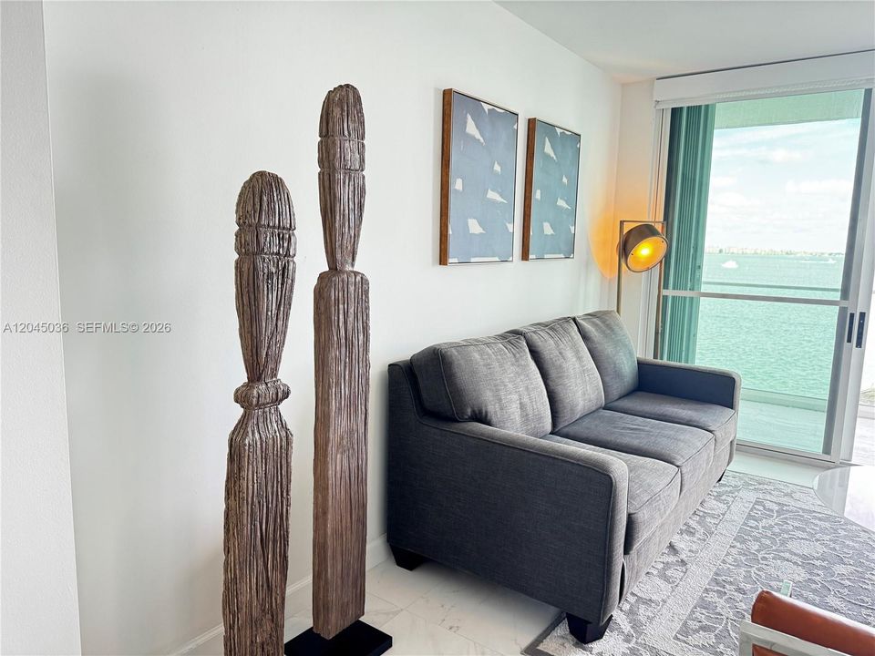 For Rent: $4,500 (2 beds, 2 baths, 960 Square Feet)