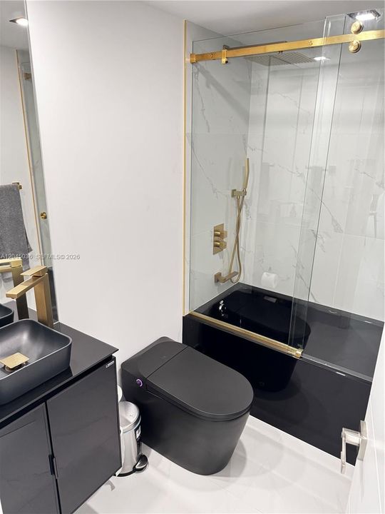 For Rent: $4,500 (2 beds, 2 baths, 960 Square Feet)