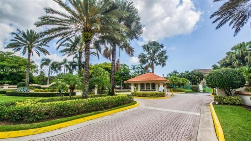 En Venta: $255,000 (2 camas, 2 baños, 980 Pies cuadrados)
