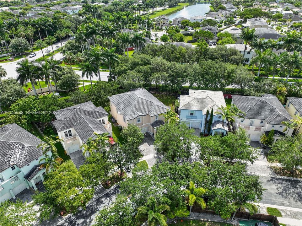 Active With Contract: $575,000 (5 beds, 3 baths, 3276 Square Feet)