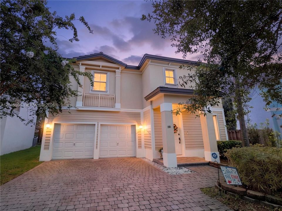 Active With Contract: $575,000 (5 beds, 3 baths, 3276 Square Feet)