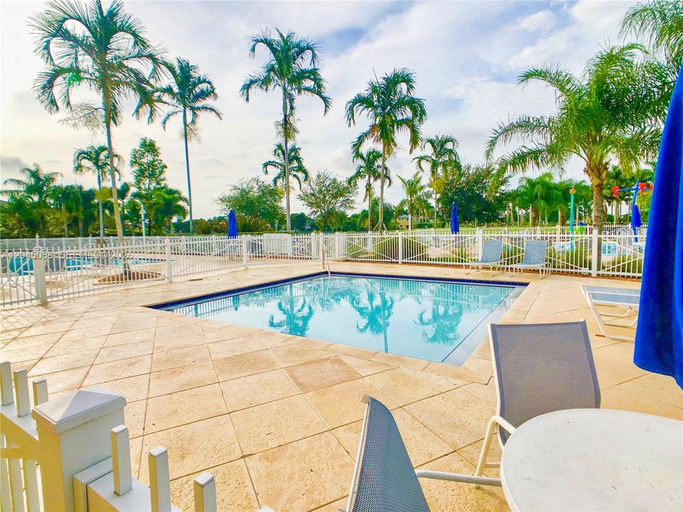 Active With Contract: $575,000 (5 beds, 3 baths, 3276 Square Feet)