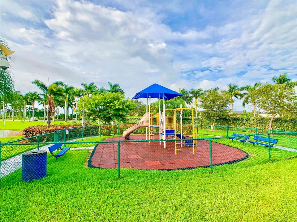 Active With Contract: $575,000 (5 beds, 3 baths, 3276 Square Feet)