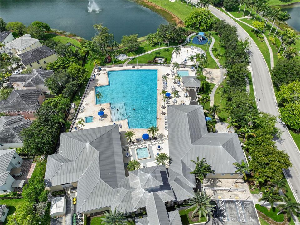 Active With Contract: $575,000 (5 beds, 3 baths, 3276 Square Feet)