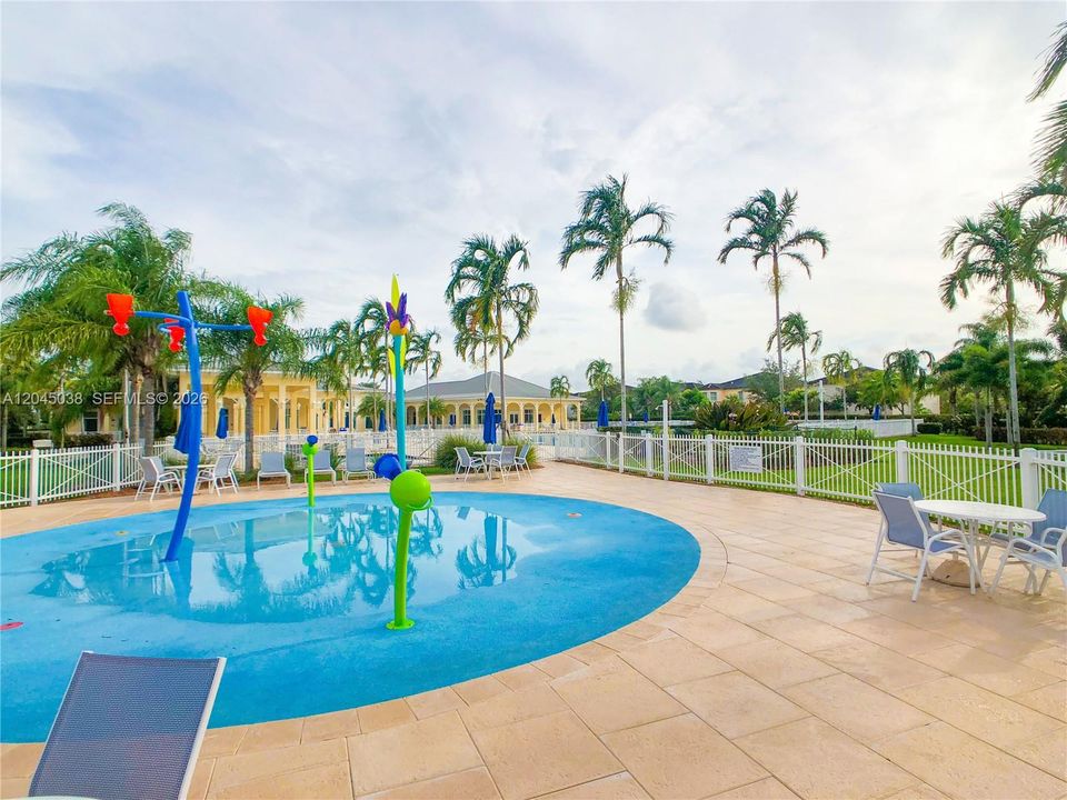 Active With Contract: $575,000 (5 beds, 3 baths, 3276 Square Feet)
