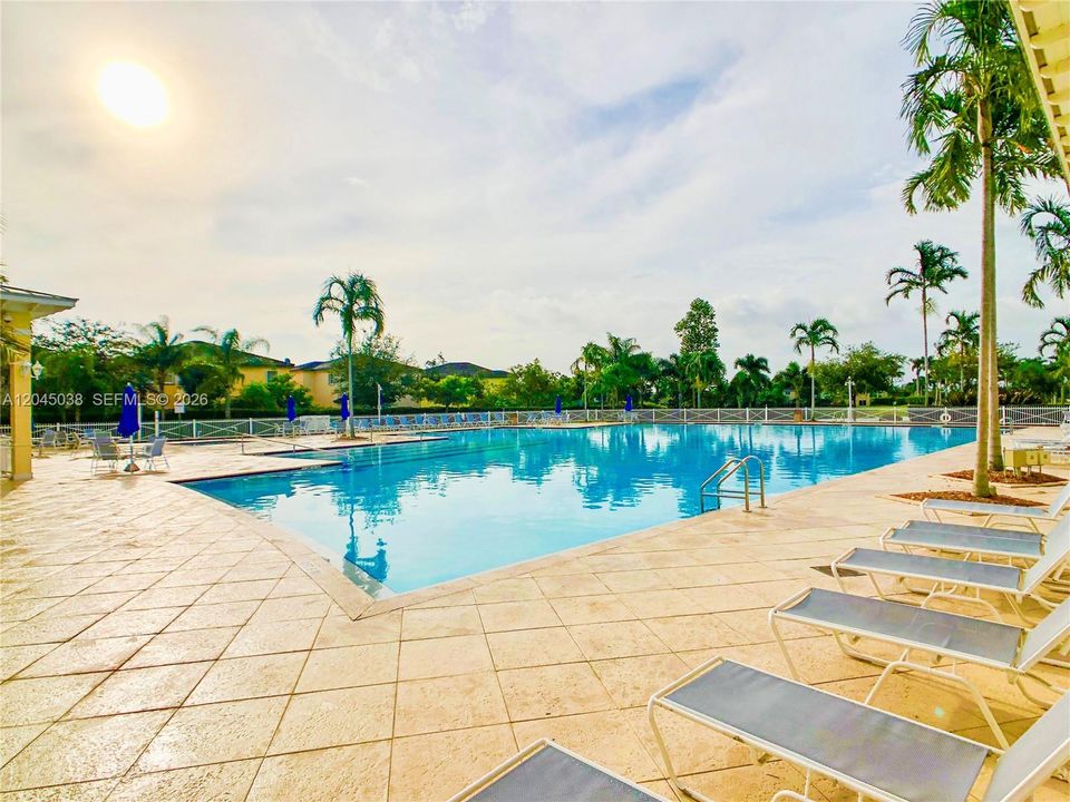 Active With Contract: $575,000 (5 beds, 3 baths, 3276 Square Feet)