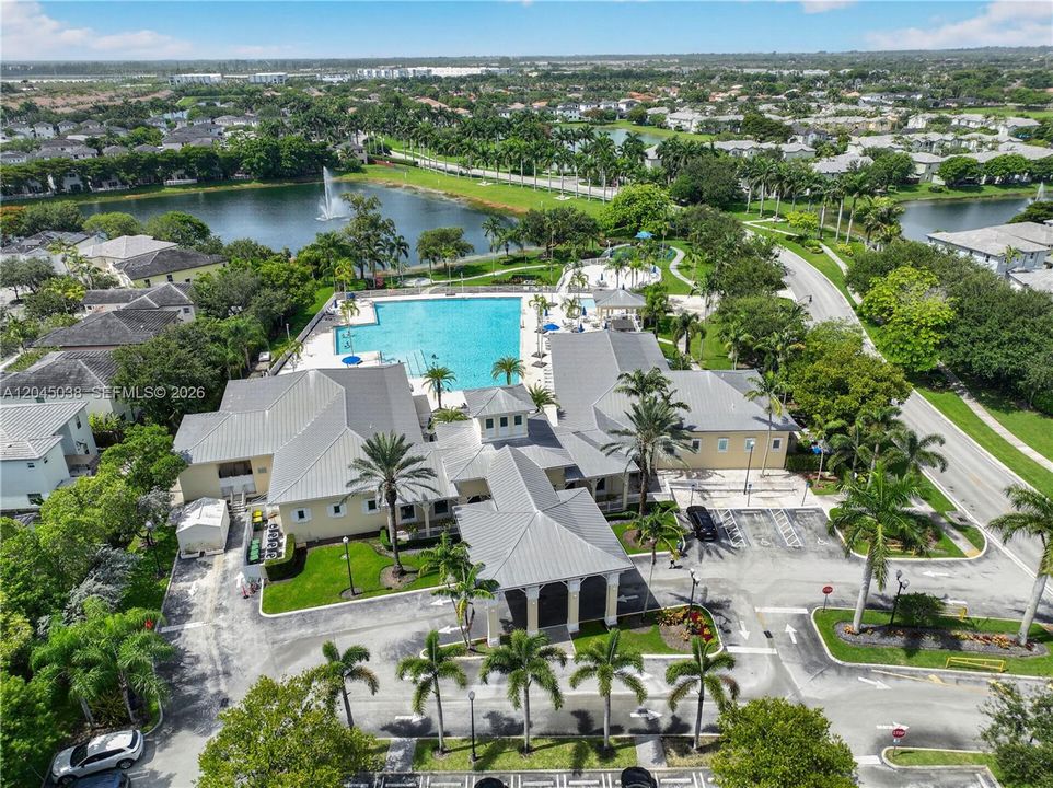 Active With Contract: $575,000 (5 beds, 3 baths, 3276 Square Feet)