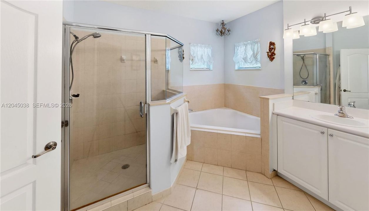 Active With Contract: $575,000 (5 beds, 3 baths, 3276 Square Feet)