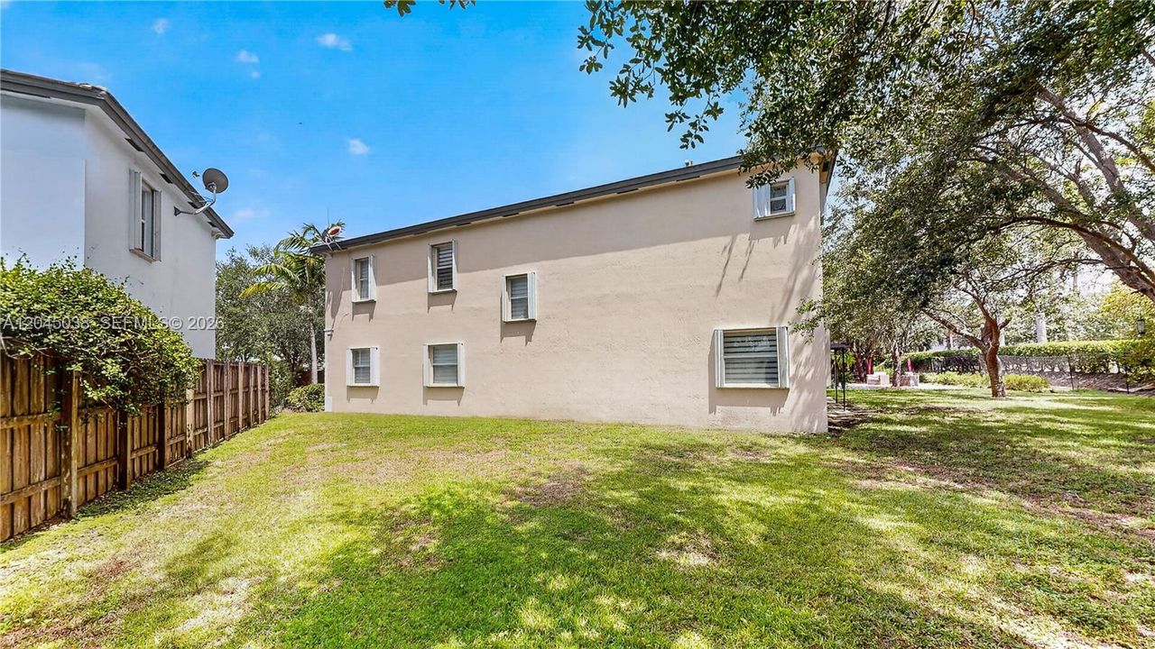 Active With Contract: $575,000 (5 beds, 3 baths, 3276 Square Feet)