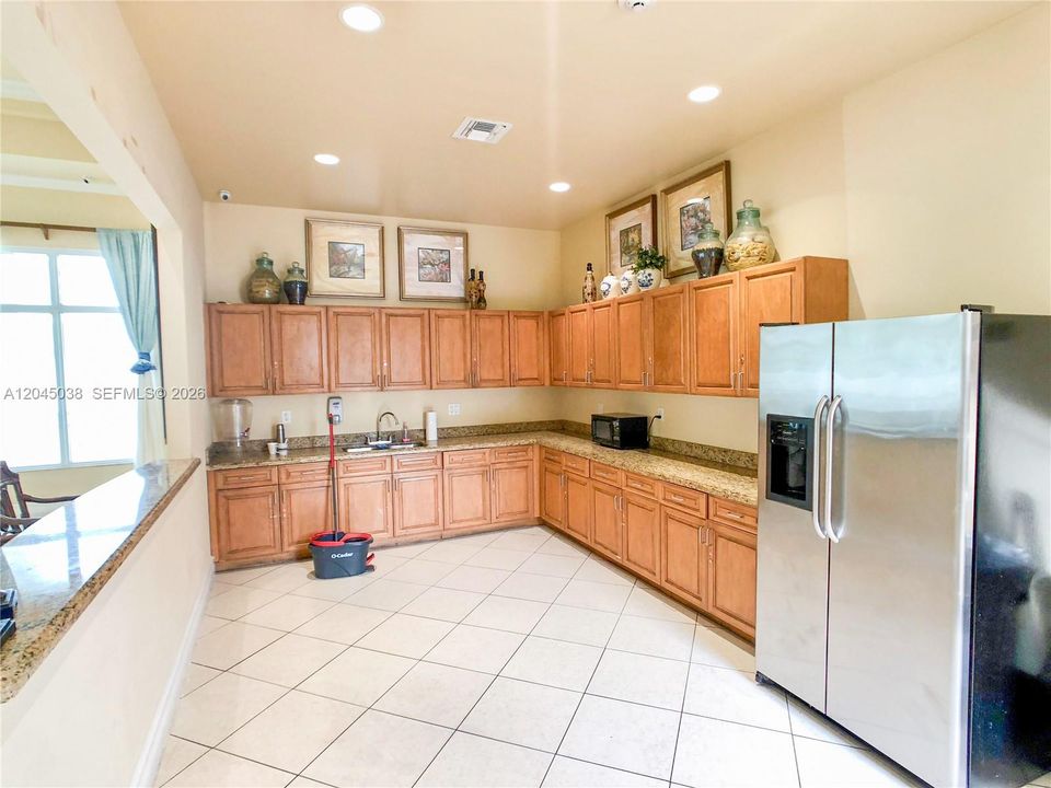 Active With Contract: $575,000 (5 beds, 3 baths, 3276 Square Feet)
