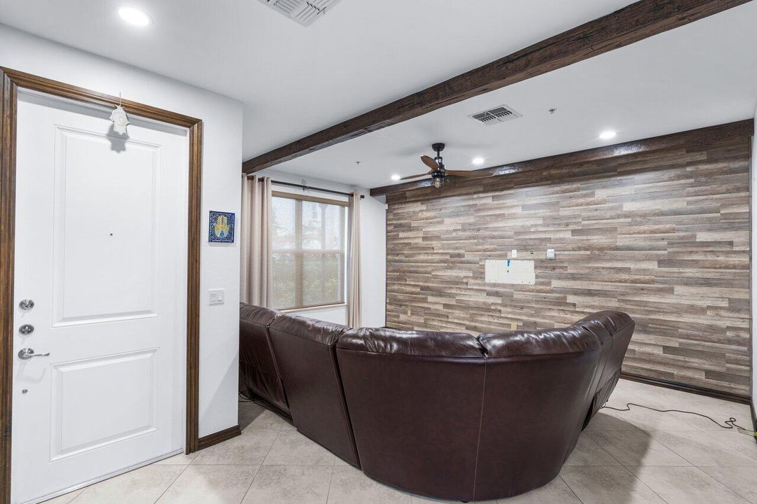 1st Floor Family Room