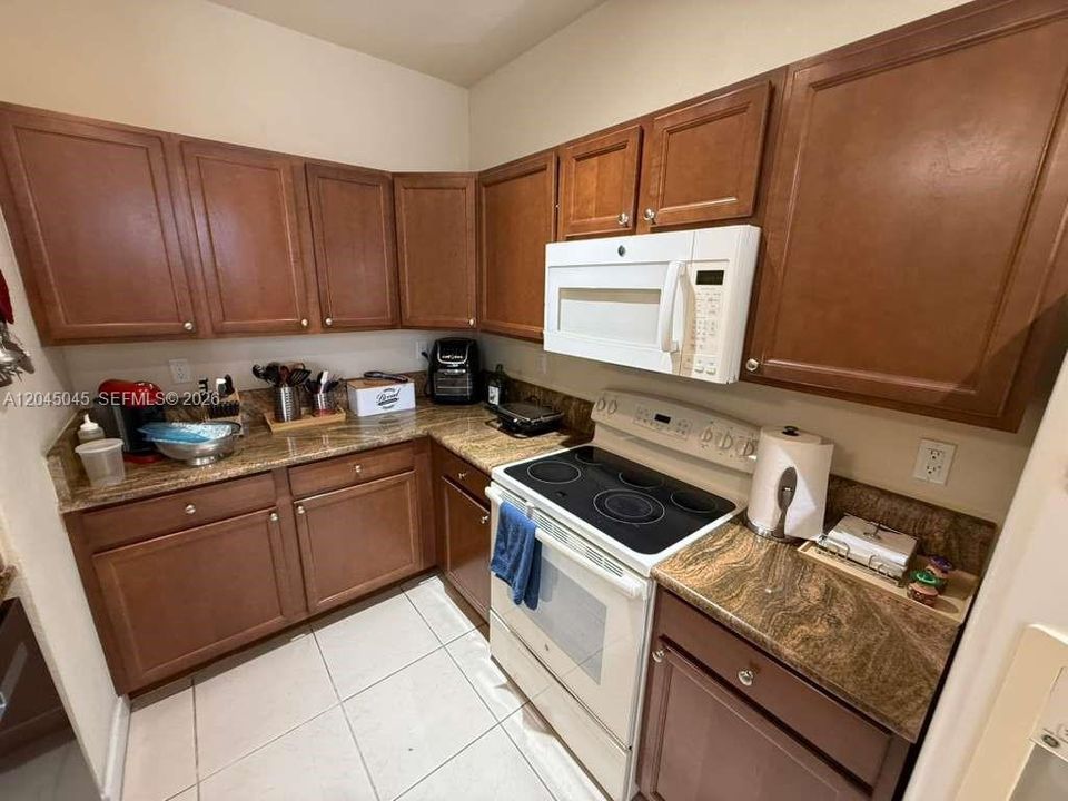For Rent: $3,350 (4 beds, 3 baths, 2312 Square Feet)