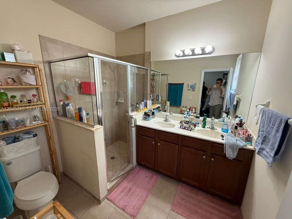 For Rent: $3,350 (4 beds, 3 baths, 2312 Square Feet)