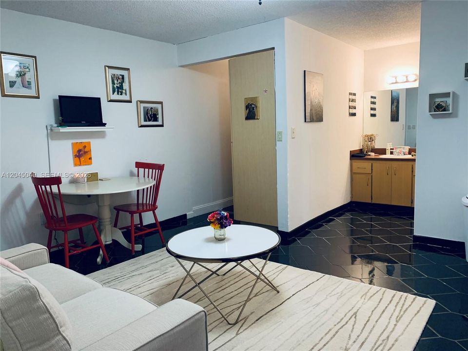 В аренду: $1,995 (1 спален, 1 ванн, 0 Квадратных фут)
