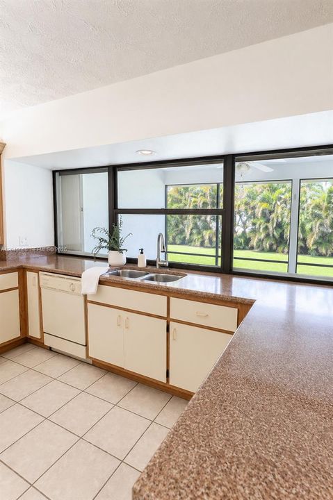 For Sale: $364,900 (3 beds, 2 baths, 1542 Square Feet)