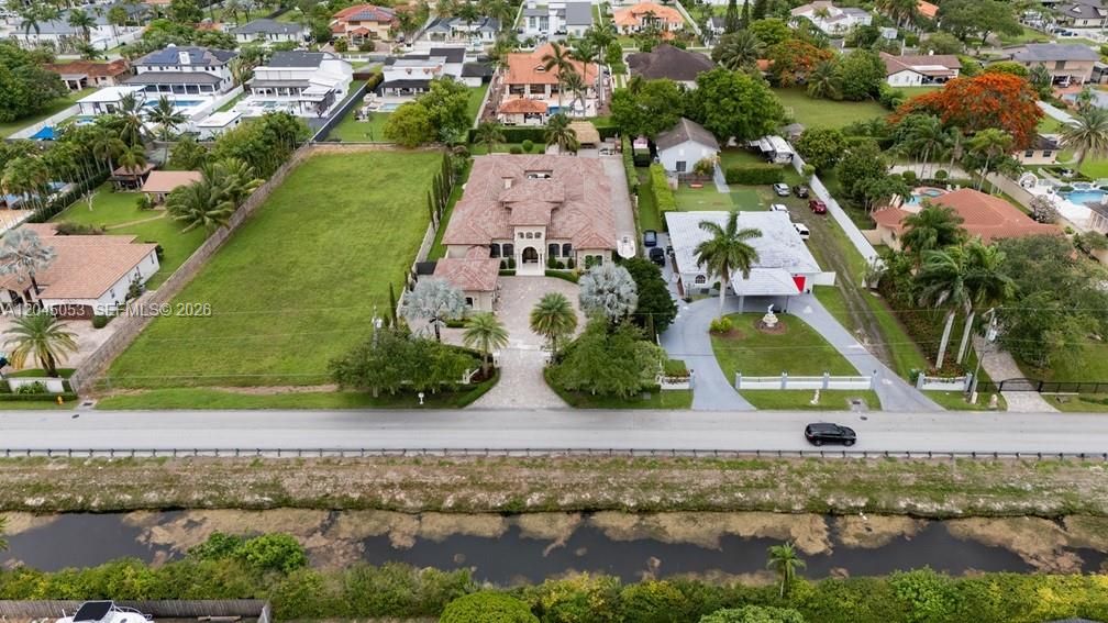 For Sale: $3,500,000 (7 beds, 6 baths, 5789 Square Feet)