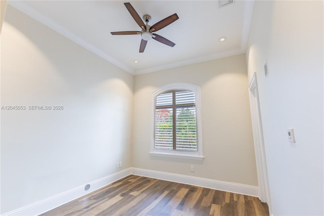 For Sale: $3,500,000 (7 beds, 6 baths, 5789 Square Feet)