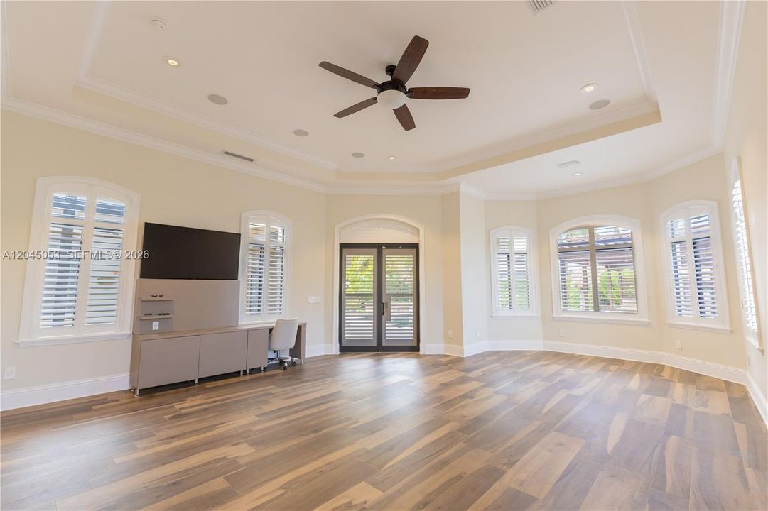 For Sale: $3,500,000 (7 beds, 6 baths, 5789 Square Feet)