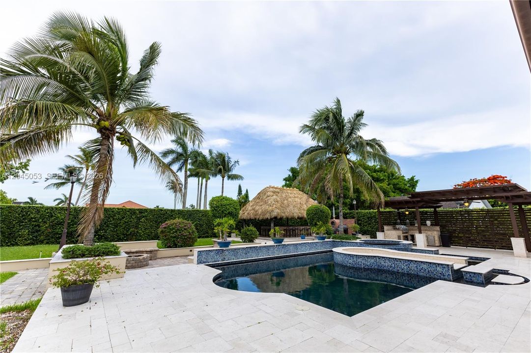 For Sale: $3,500,000 (7 beds, 6 baths, 5789 Square Feet)