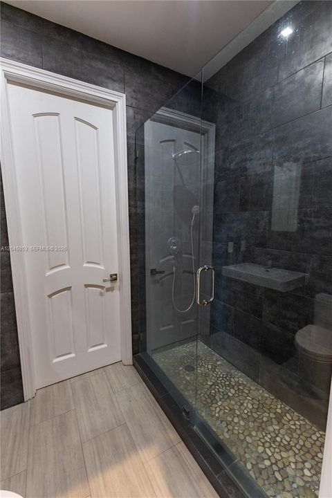 For Sale: $3,500,000 (7 beds, 6 baths, 5789 Square Feet)