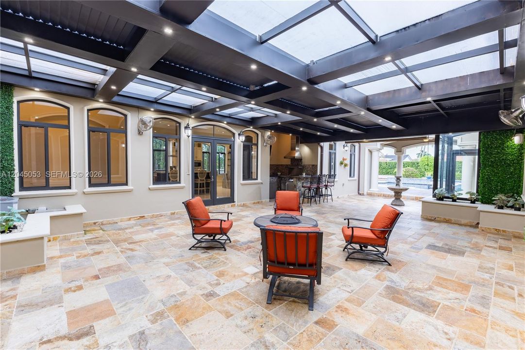 For Sale: $3,500,000 (7 beds, 6 baths, 5789 Square Feet)