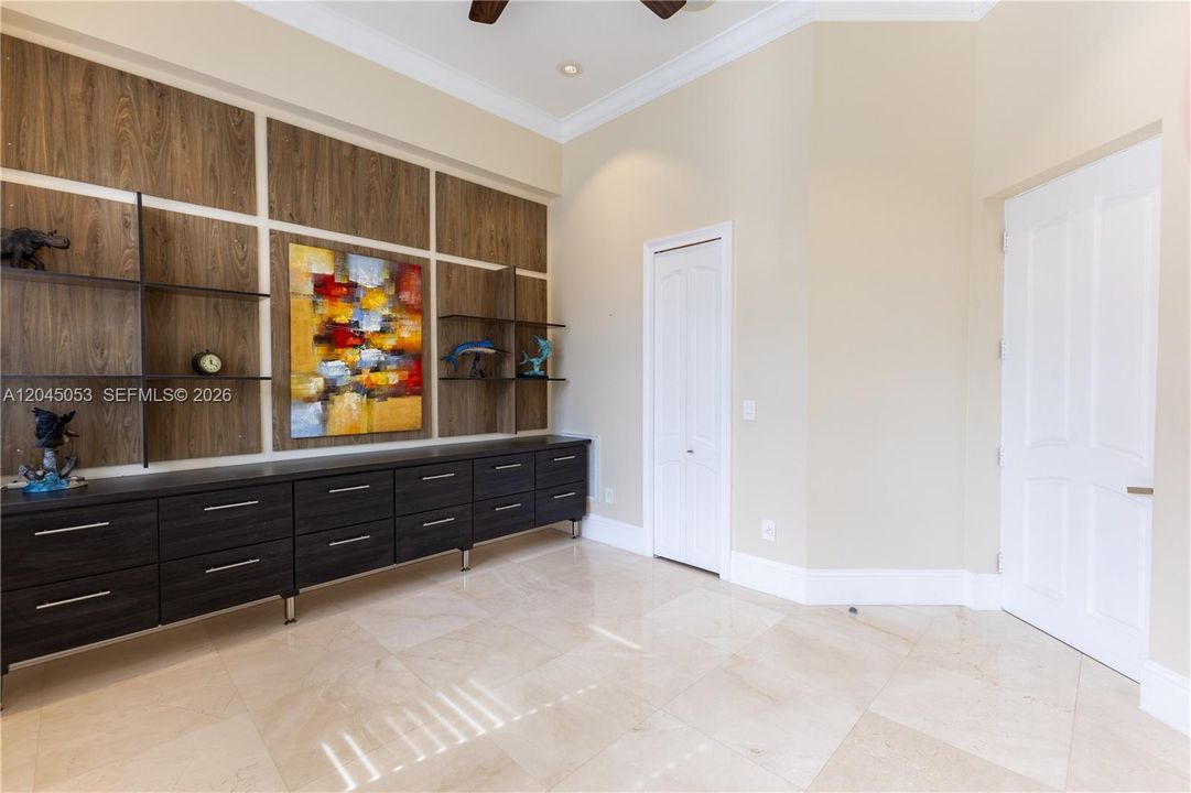 For Sale: $3,500,000 (7 beds, 6 baths, 5789 Square Feet)