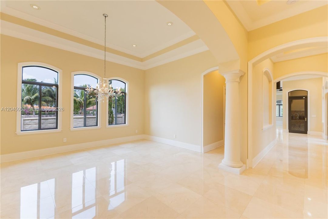 For Sale: $3,500,000 (7 beds, 6 baths, 5789 Square Feet)