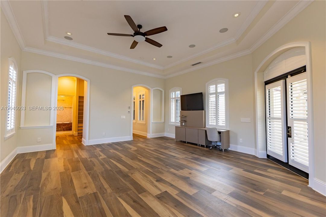 For Sale: $3,500,000 (7 beds, 6 baths, 5789 Square Feet)