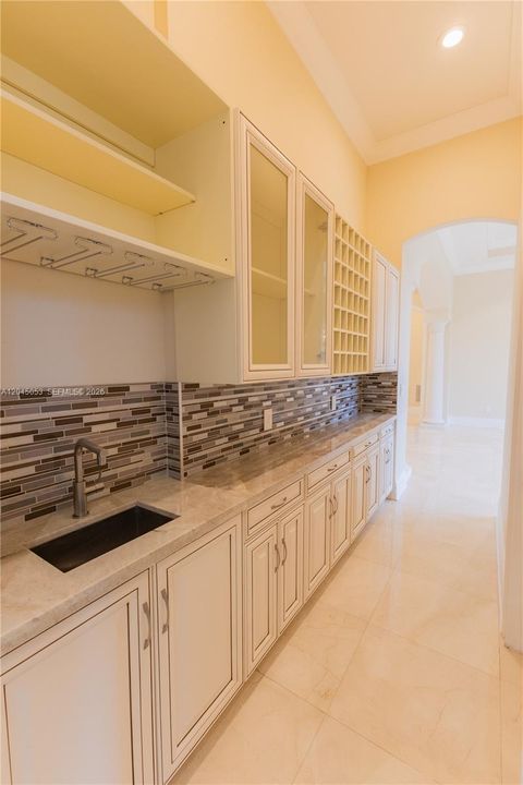 For Sale: $3,500,000 (7 beds, 6 baths, 5789 Square Feet)