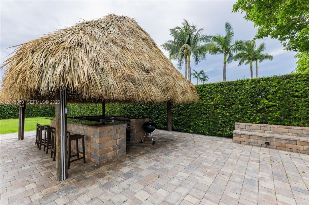 For Sale: $3,500,000 (7 beds, 6 baths, 5789 Square Feet)