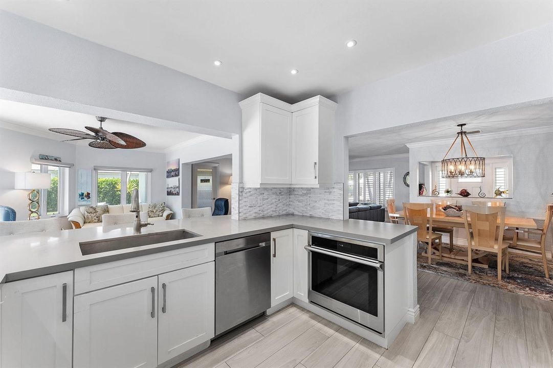 Kitchen island -extra seating