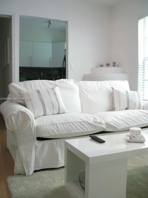 For Rent: $1,850 (1 beds, 1 baths, 465 Square Feet)