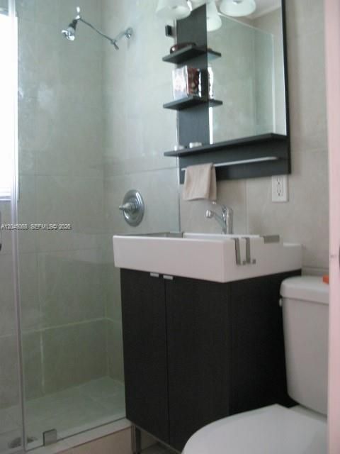 For Rent: $1,850 (1 beds, 1 baths, 465 Square Feet)