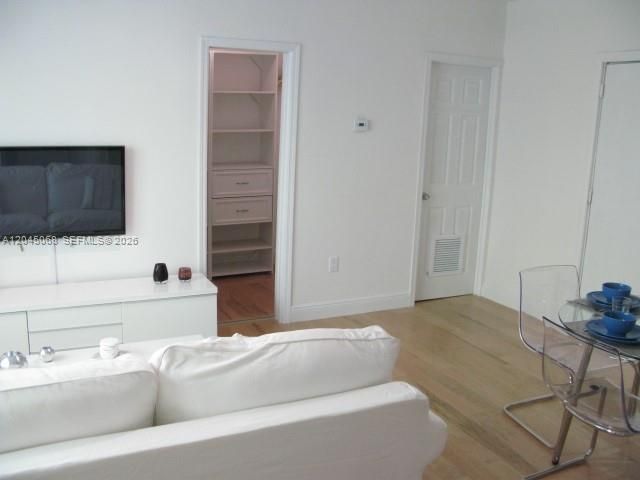 For Rent: $1,850 (1 beds, 1 baths, 465 Square Feet)