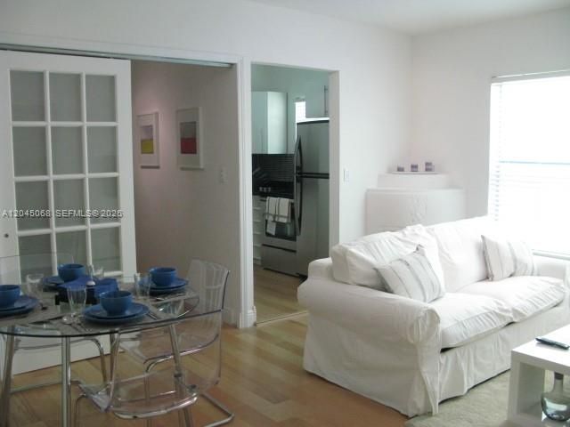 For Rent: $1,850 (1 beds, 1 baths, 465 Square Feet)